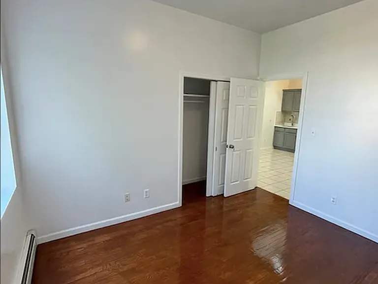 235 Starr St #2L — Photo 11
