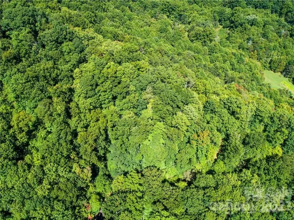204 Minerva Dr, Waynesville, NC 28785