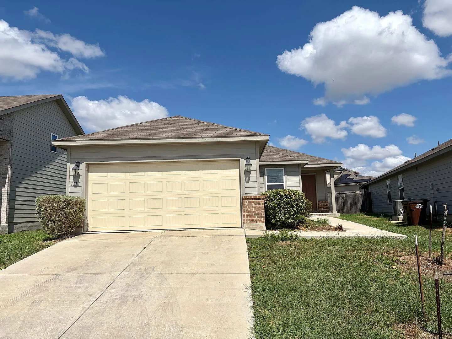 3 bed 2 bath 1234 sqft — Photo 2