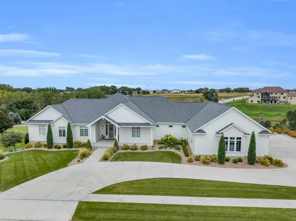 5911 6th Ave, Kearney, NE 68845