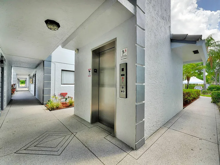 15011 Ashland Cir #23 — Photo 44