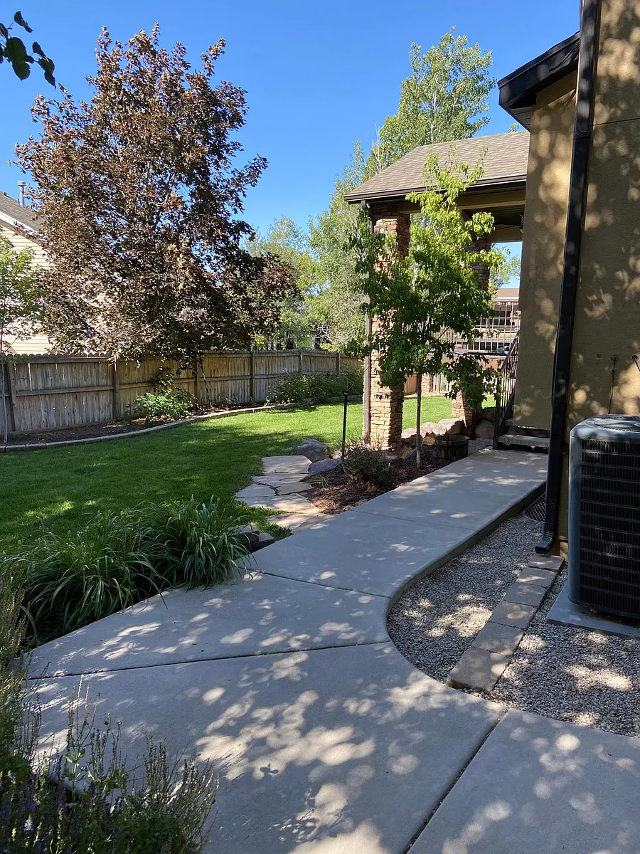 Building Photo - 1450 E Calla Lily Way