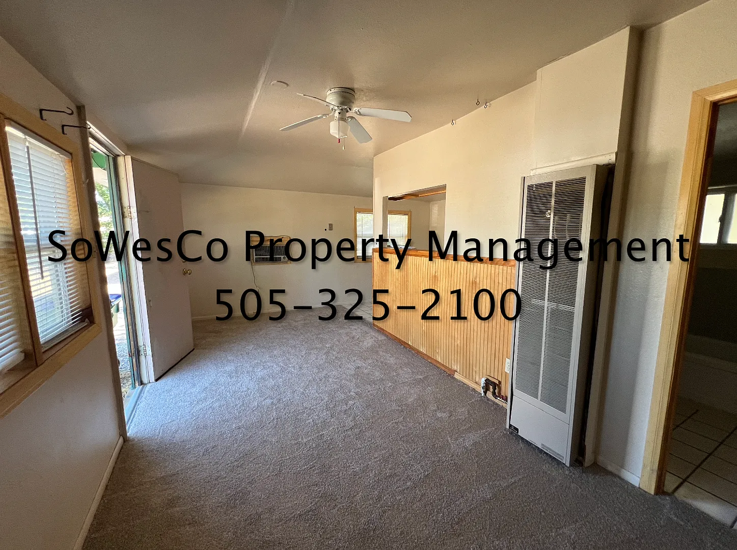 2 Bedroom Home with large back yard — Photo 2