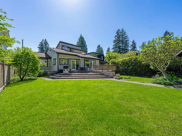 1140 W 20th St, North Vancouver, BC V7P 2B7
