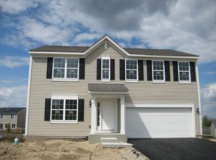 693 Brighton Cir, Pingree Grove, IL