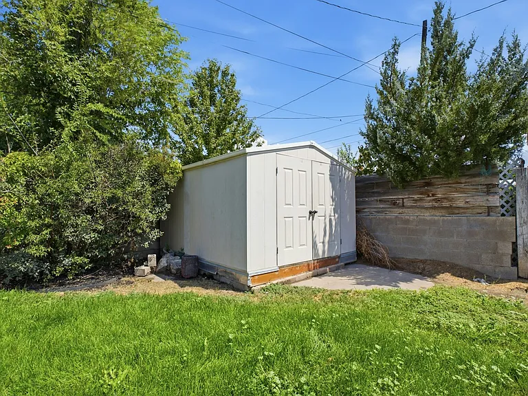 368 N Center St — Photo 17