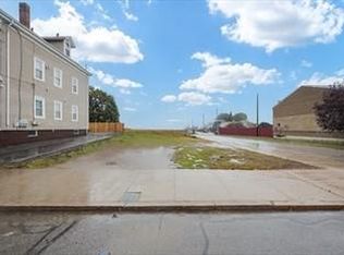 690 Potters Ave, Providence, RI 02907