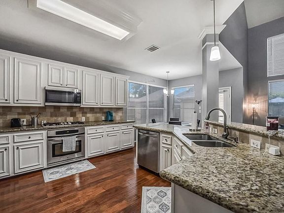 4th image of 406 Ashberry Ct