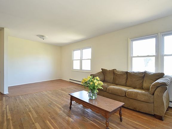 5th image of 287 Peter Ave