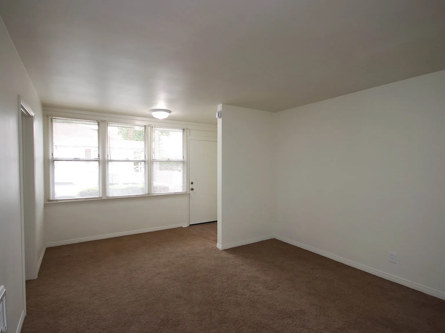 Studio, 1.5 bath, $1,595 — Photo 3