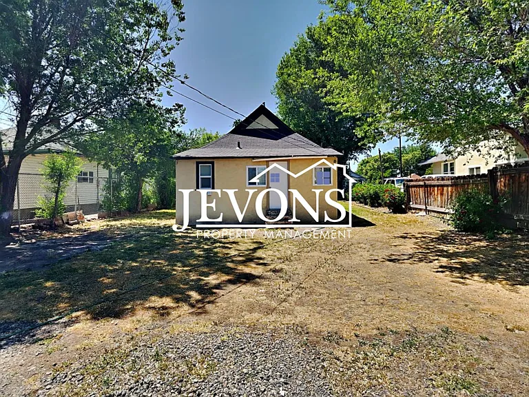 713 N 6th St — Photo 15
