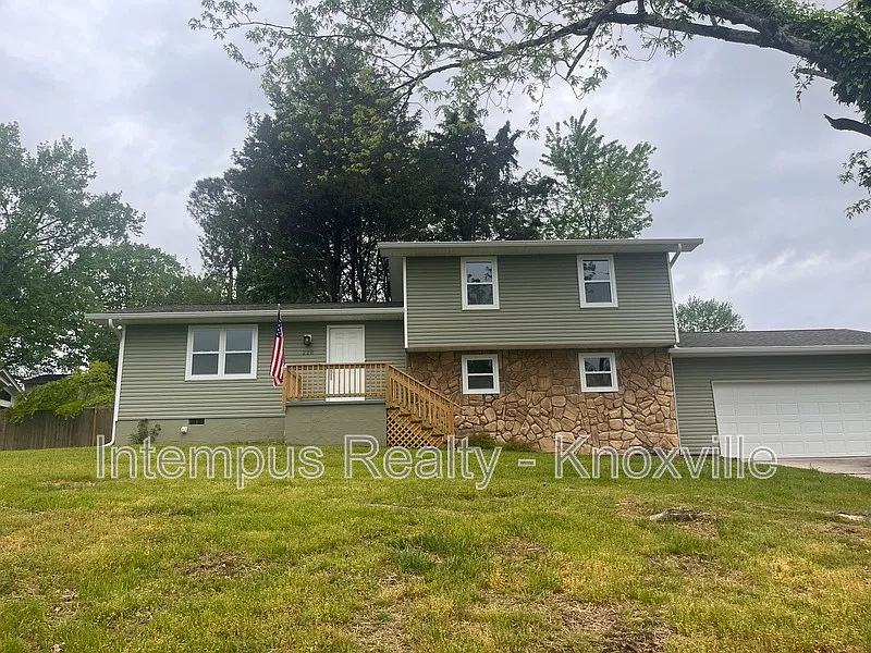 Building Photo - 228 Duzane Dr