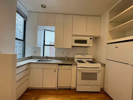 Rented by Douglas Elliman | media 17