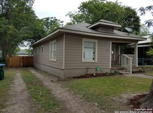 819 Essex St, San Antonio, TX 78210