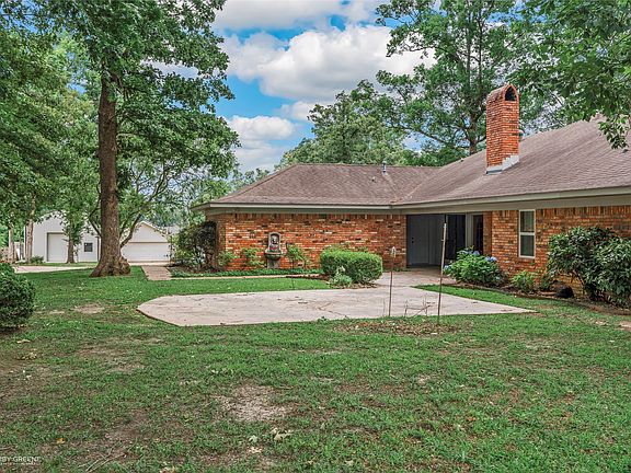 2nd image of 1001 Ridgewood Cir