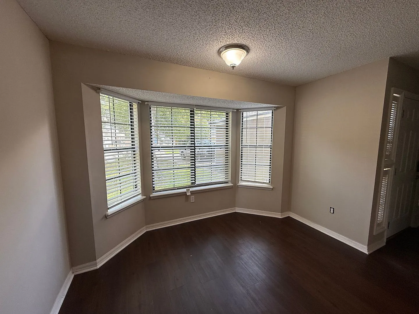 3 Bed 2.5 Bath TWO Story Home — Photo 4