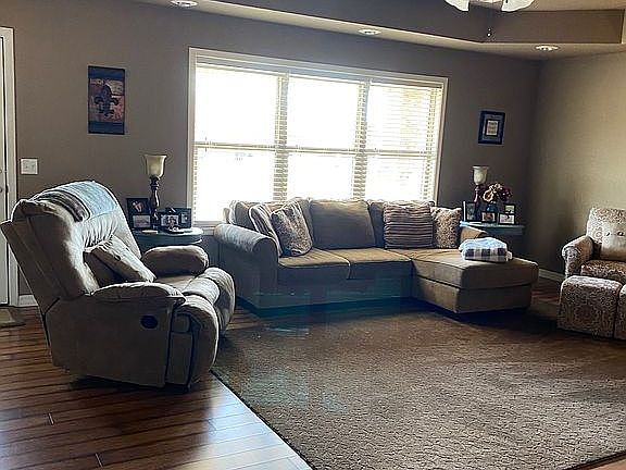 4th image of 184 Sagebrush Cir