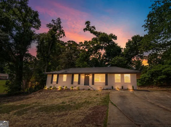 1545 Oakhill Dr, Griffin, GA 30223