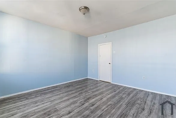 2236 W Firth St — Photo 6