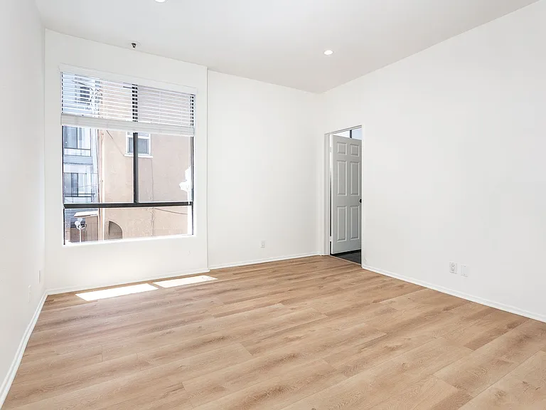 906 S Wooster St — Photo 16