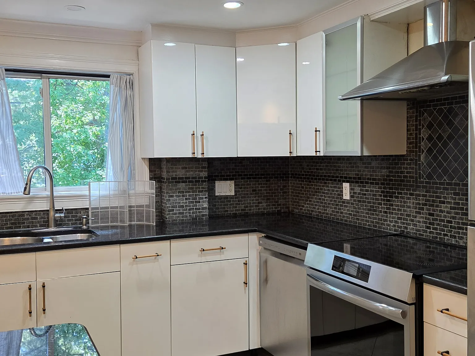 2 bed, 1148 sqft, $2,650 — Photo 4