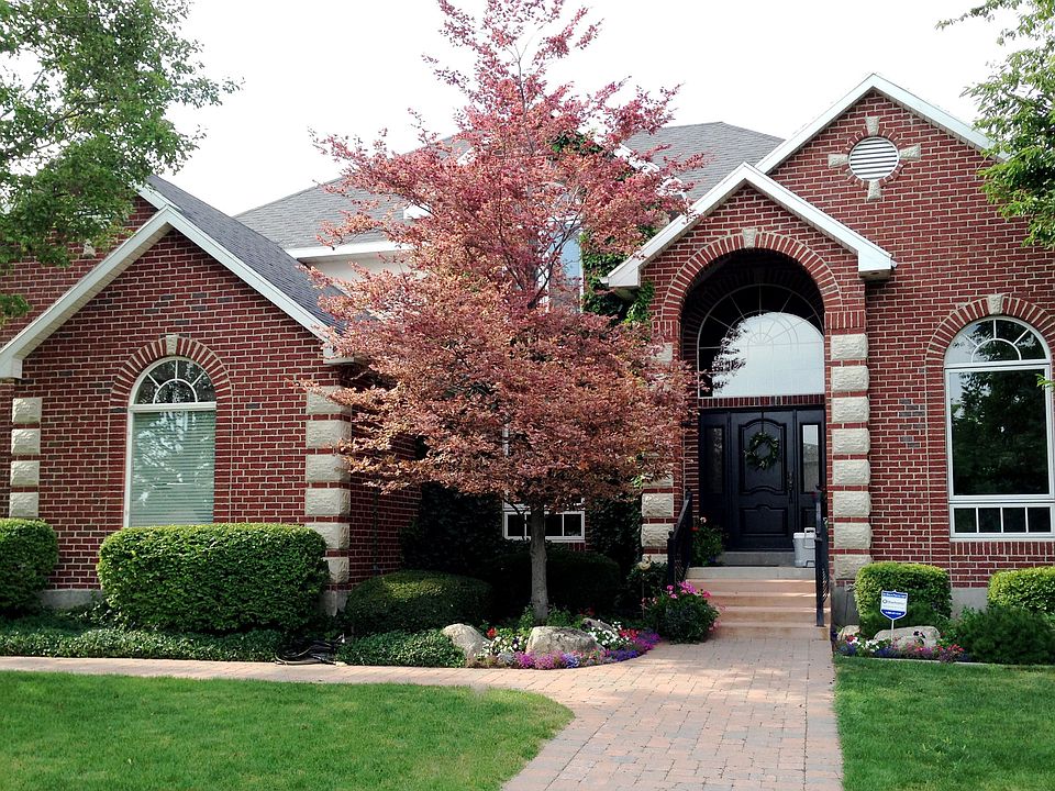 Beautiful brick 2-story