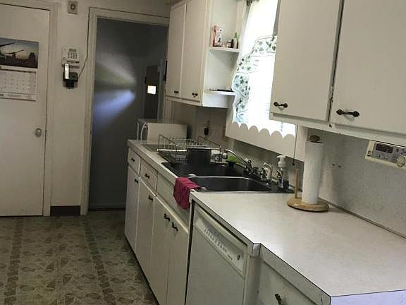 5th image of 1444 Millbrook St SE