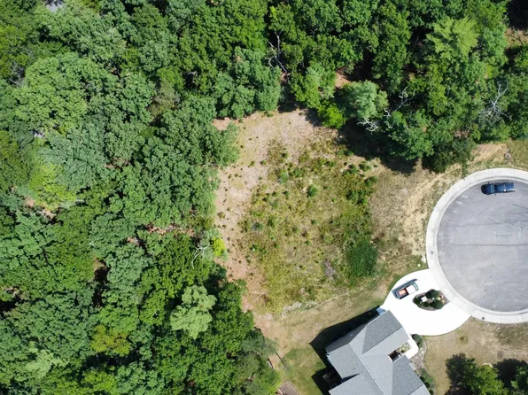 10 Creek Valley Dr, Basye, VA 22810