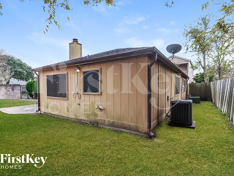 12426 Sungate Ln — Photo 15