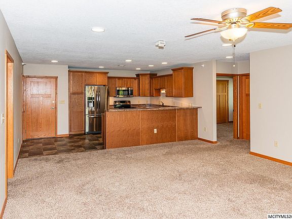 2nd image of 320 1st St NE APT 311