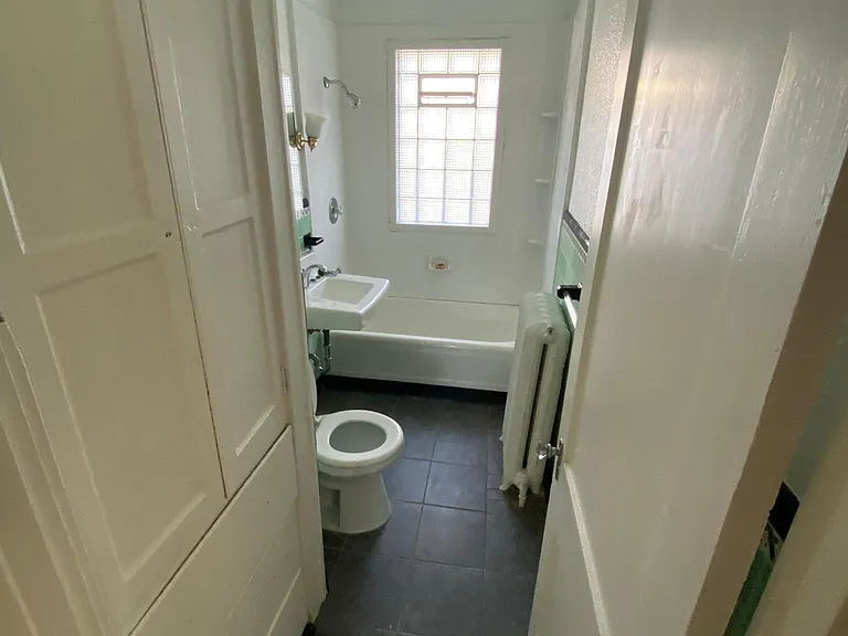 1703 Morgan Ave N — Photo 16