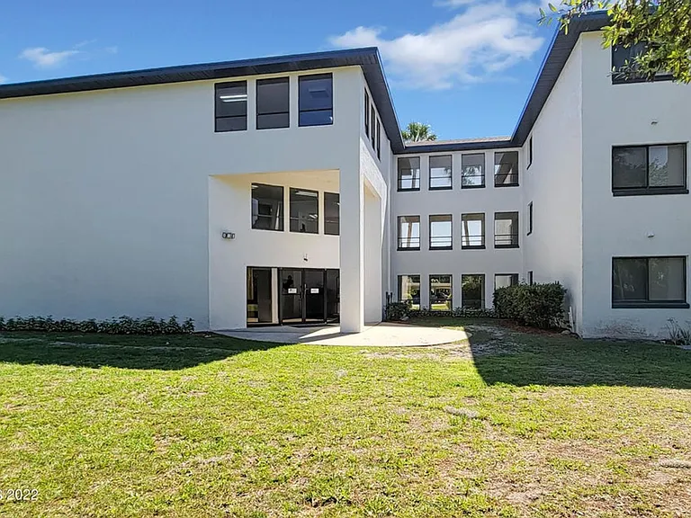 Oasis - 3165 South St. — Photo 31
