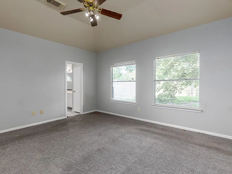 3103 Lauren Ln — Photo 17