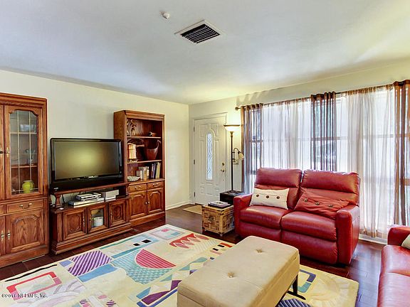 4th image of 8104 Sierra Madre Dr W