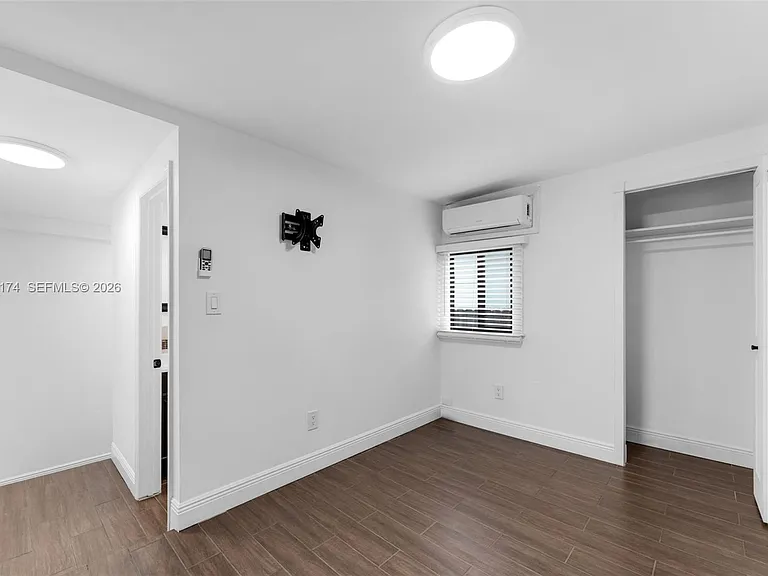 5790 SW 5th St #EFFICIENCY — Photo 4