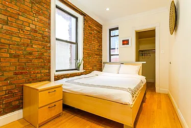 Rented by R New York