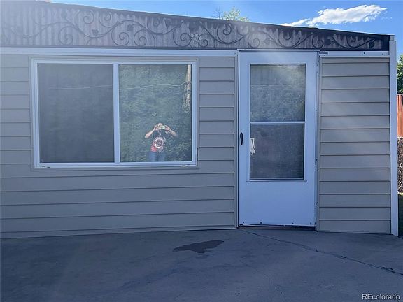 4th image of 854 S Tejon St