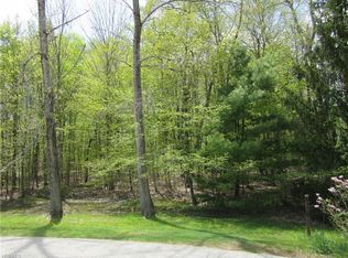 8540 Willow Ln, Chardon, OH 44024