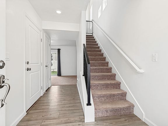 3rd image of 62 E Stroll Ave