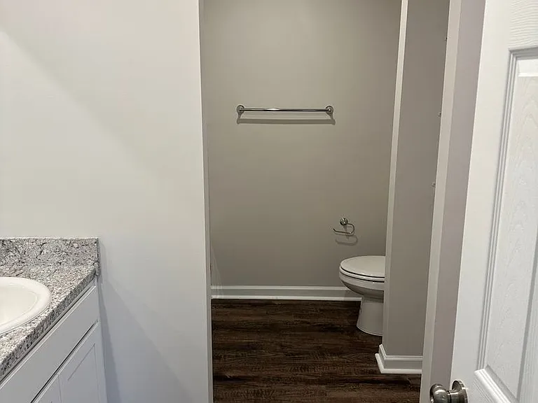 609 Savannah St — Photo 8