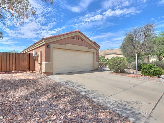 4th image of 1641 E CARDINAL Drive