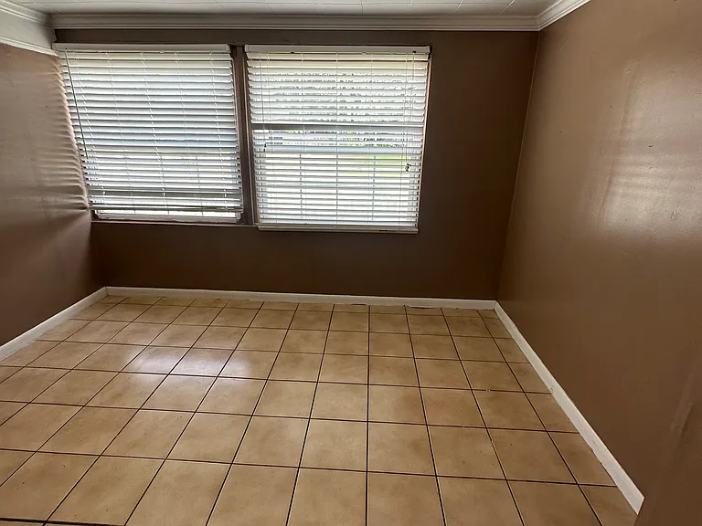 941 Lakeview Rd — Photo 18