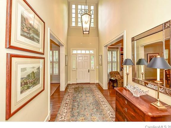 3rd image of 5124 Fairlawn Crescent Ct