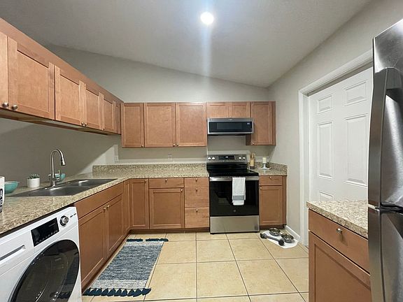 2nd image of 425 S 9th St #9051