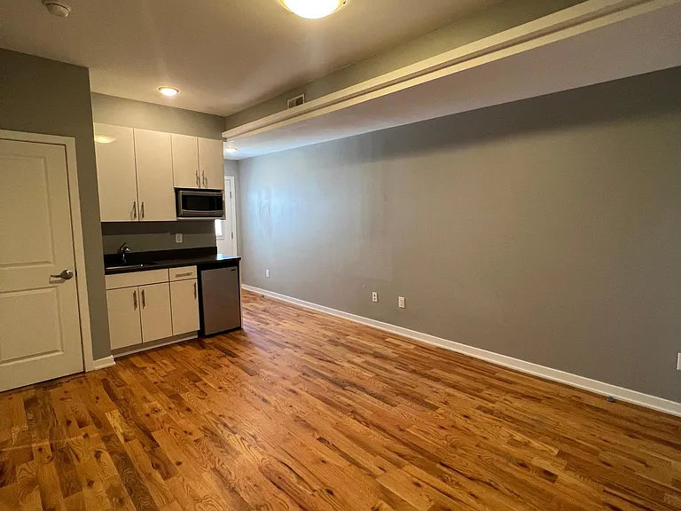 535 N Budd St #E3 — Photo 2