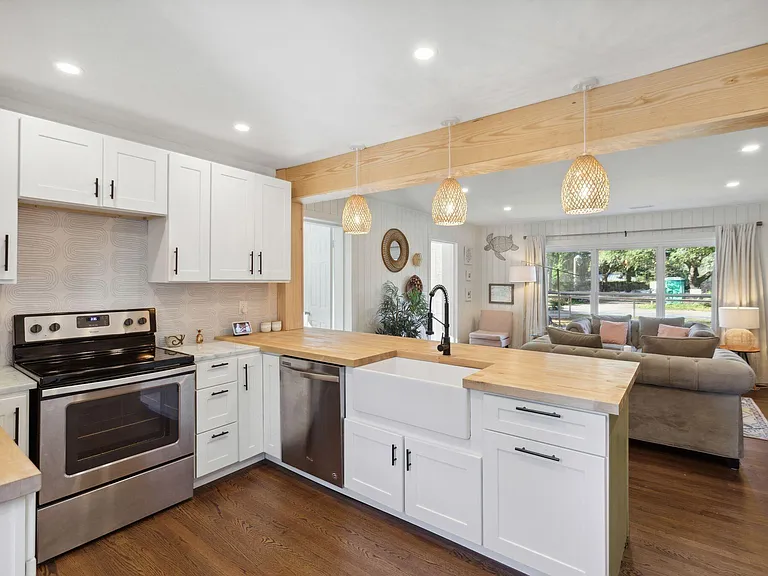 1661 Hunley Ave — Photo 16