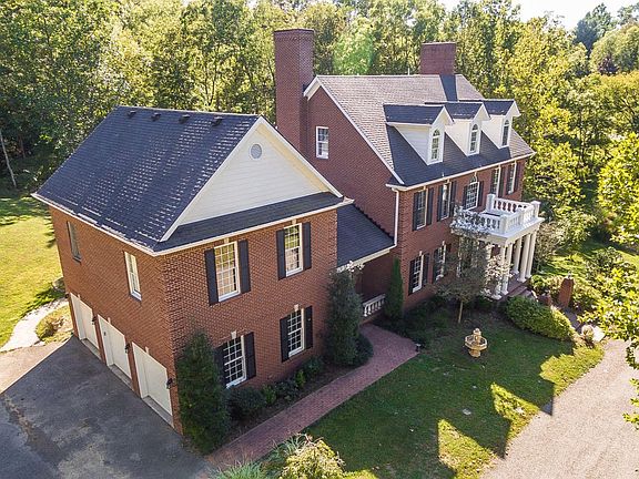 3601 Constantine Dr-01
