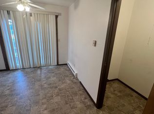 685 Carnation St SE, Demotte, IN 46310