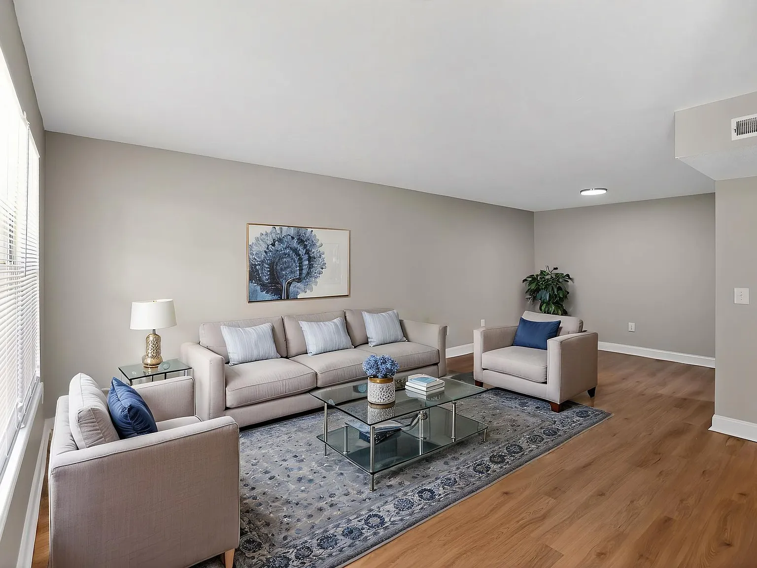 Alex Place Apartments — Photo 3