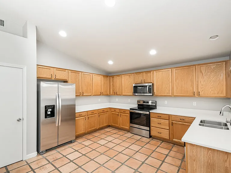 6102 S Ashley Dr — Photo 6